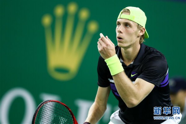 在比赛初期 在比赛初期