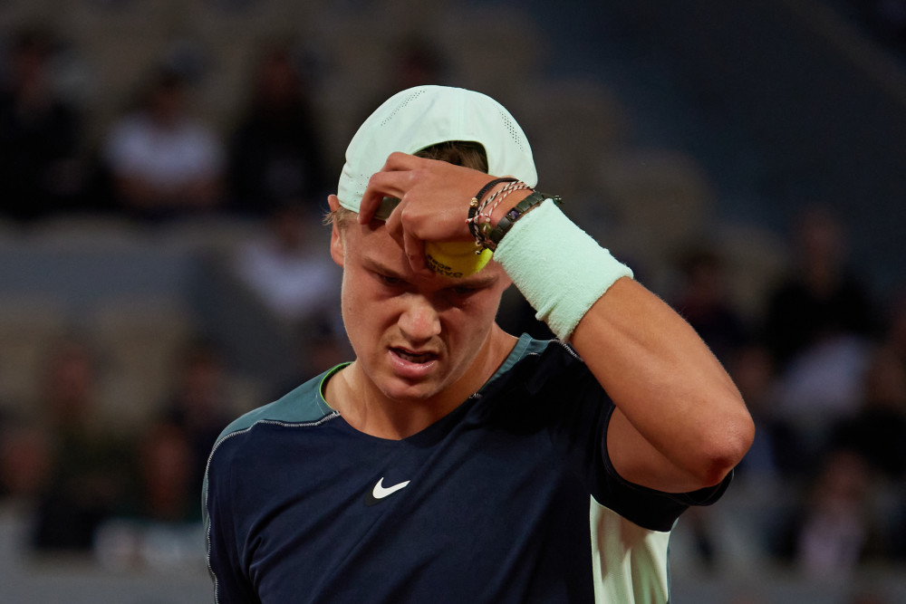 了严苛的挑 了严苛的挑